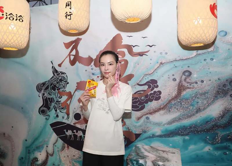 凯发一触即发官网×李宁及食行乐手提包